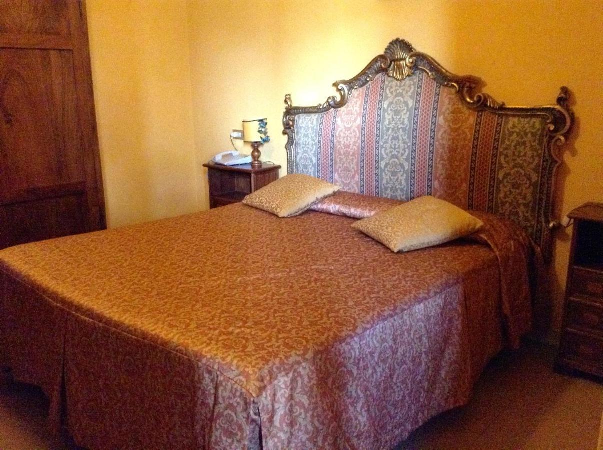 Albergo Ristorante Da Carlino Castelnuovo di Garfagnana Zimmer foto