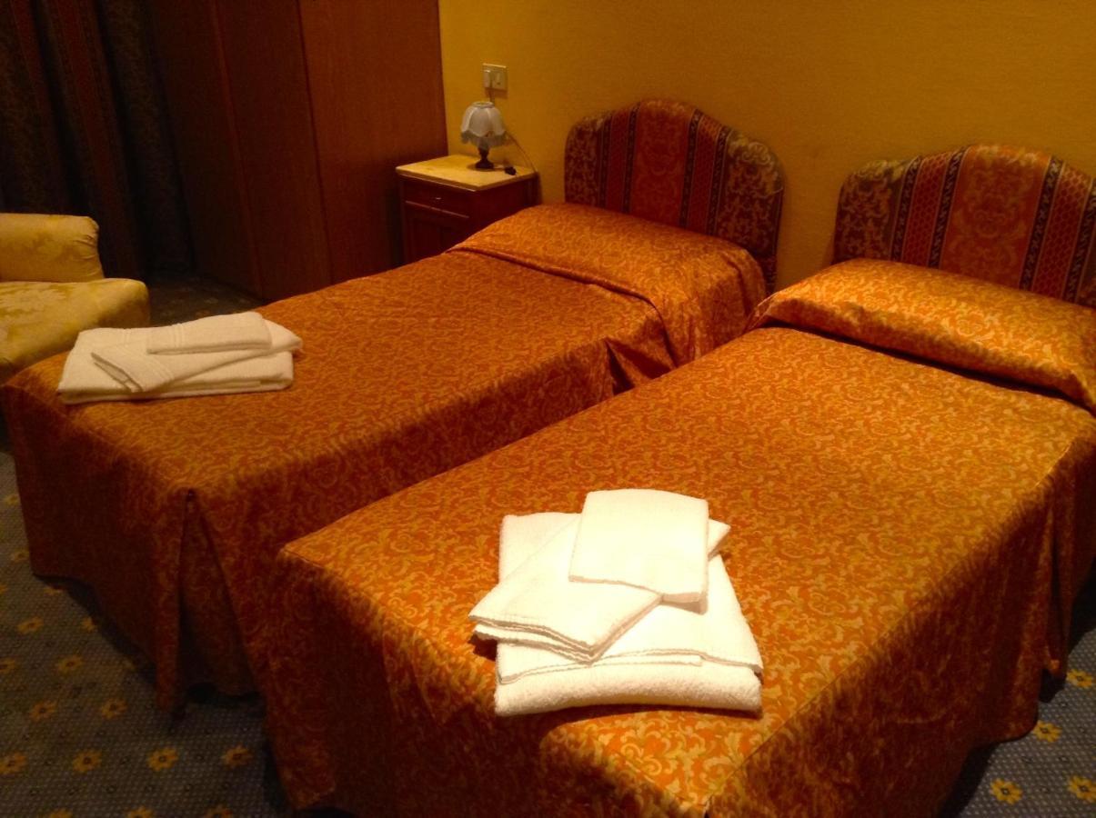 Albergo Ristorante Da Carlino Castelnuovo di Garfagnana Zimmer foto