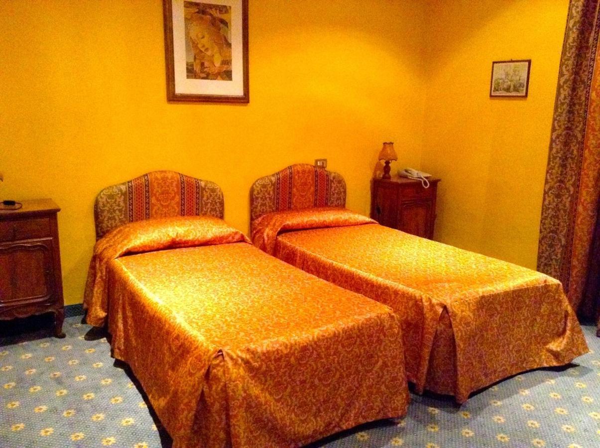 Albergo Ristorante Da Carlino Castelnuovo di Garfagnana Zimmer foto